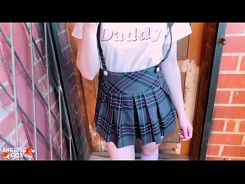❤️ Schoolgirl nyedot kontol rumiyin lan jancok tinimbang kelas. ❌ Video porno ing kita ☑