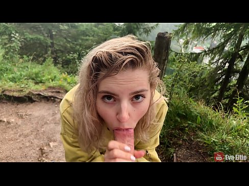 ❤️ Girl swallows cum sawise bukkake umum - Eva Elfi ❌ Video porno ing kita ☑